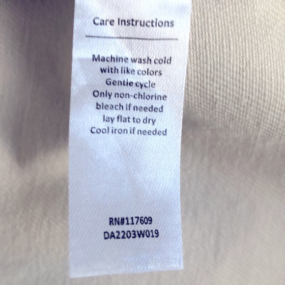 SZ S DENIM JACKET WITH BOTTOM FRAYED EDGES OVERSIZED LIKE NEW - Picture 7 of 7